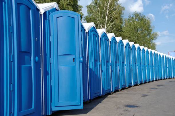 Best Portable restroom trailer rental  in Dover, FL